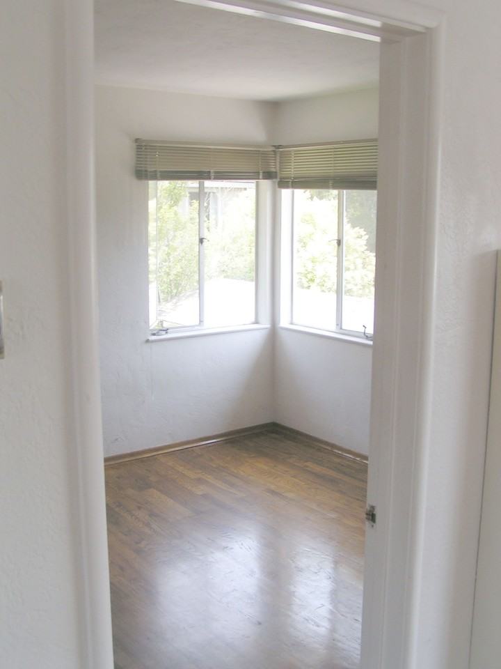 120 S Morrissey Ave - Photo 4 of 13