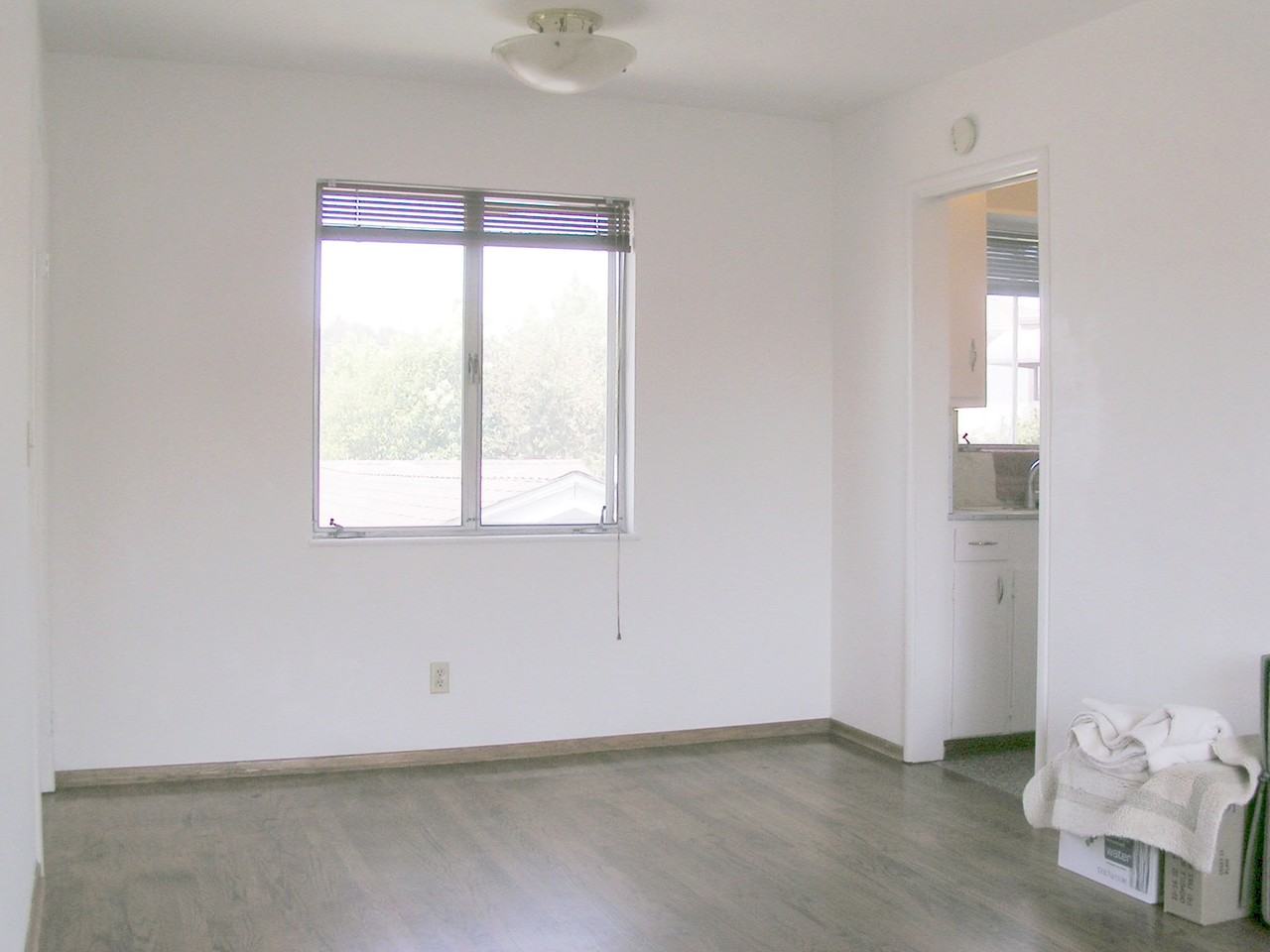 120 S Morrissey Ave - Photo 5 of 13
