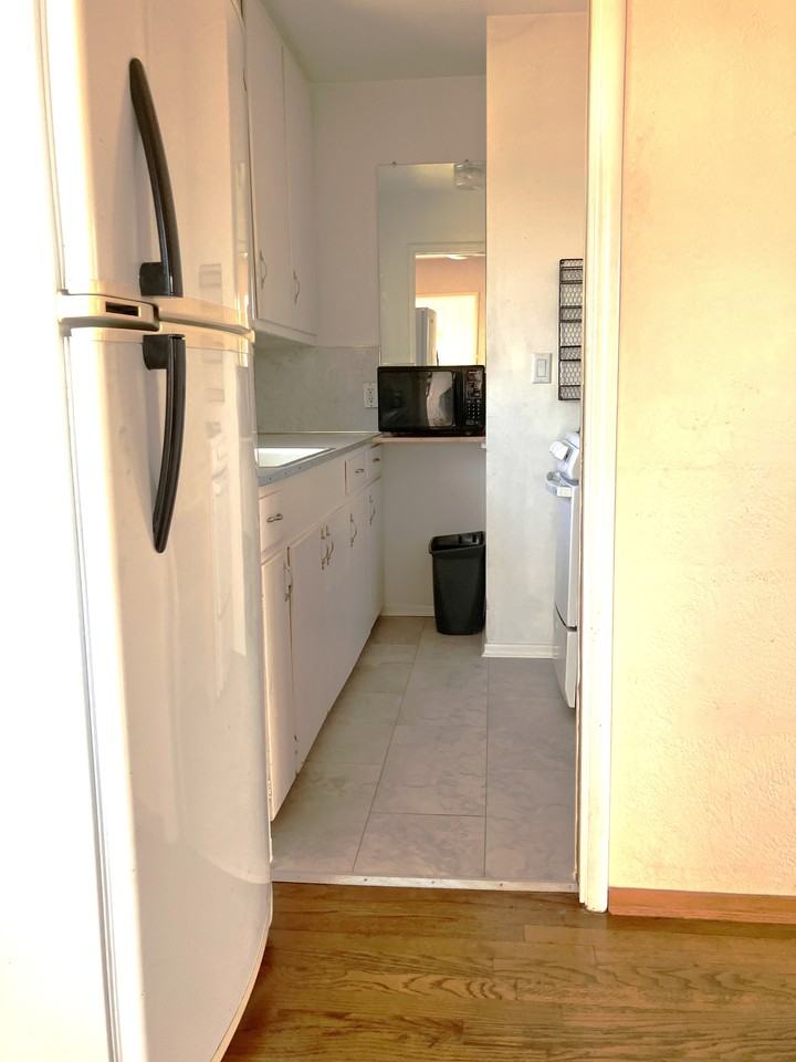 120 S Morrissey Ave - Photo 7 of 13
