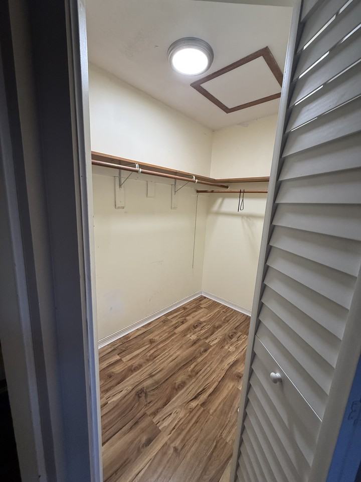 6258 Leeward Ct #NA - Photo 2 of 8