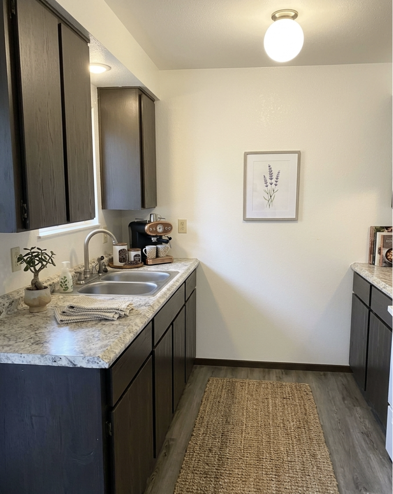 1504 E Nebraska Ave #1504 - Photo 4 of 10