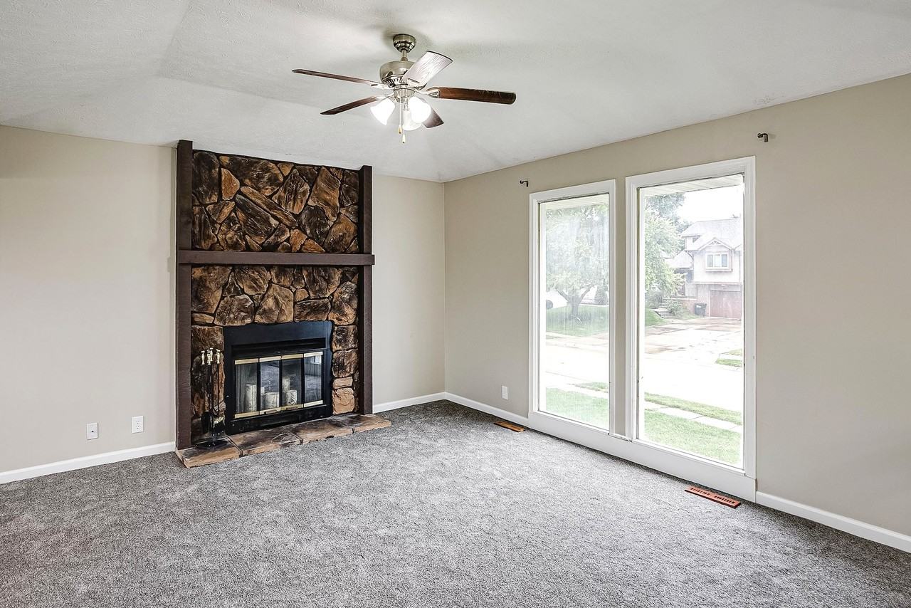 6612 S 108th Ave #NA - Photo 2 of 28
