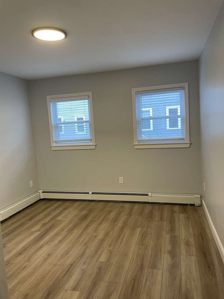 43 Morris St #1 - Photo 5 of 12