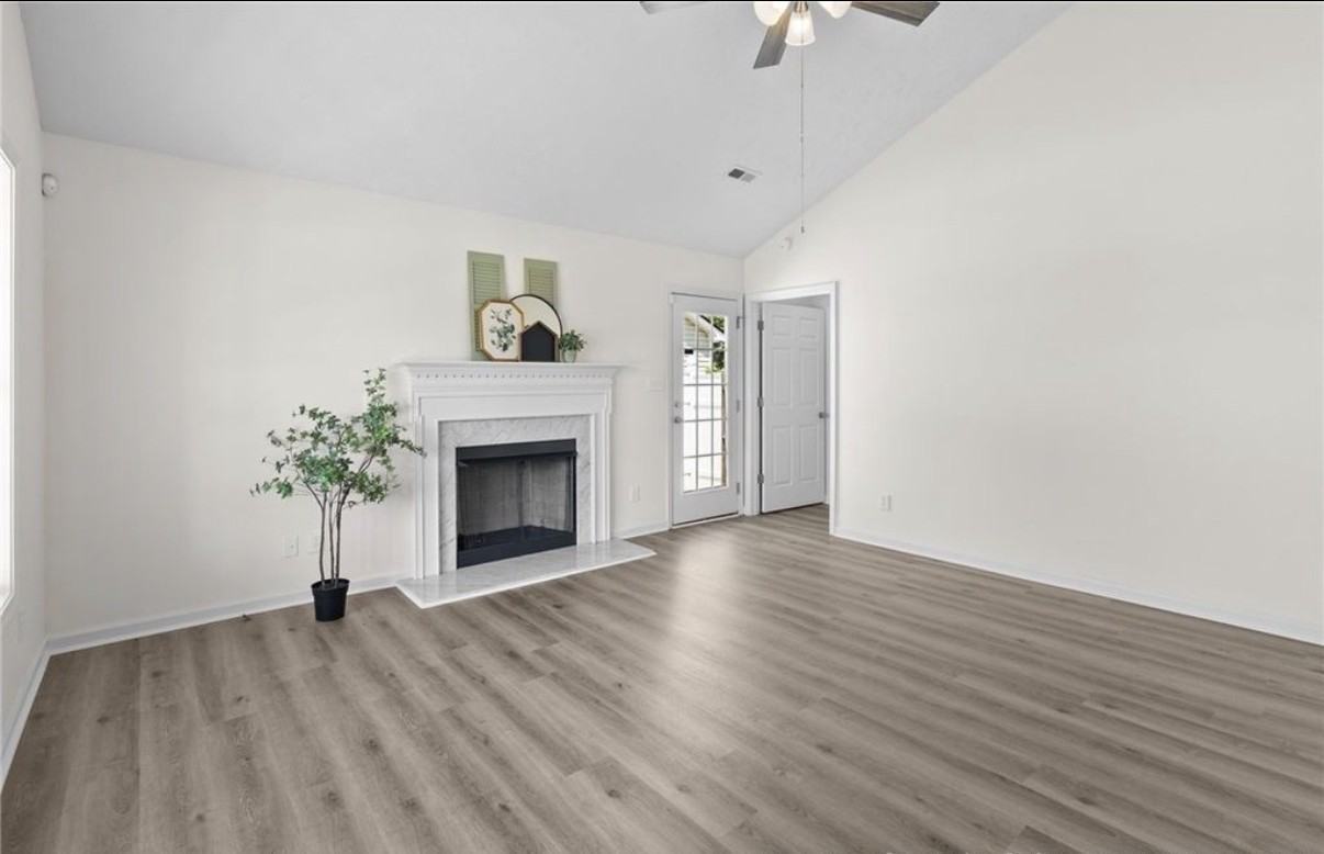 1424 Avoncroft Dr #NA - Photo 6 of 19