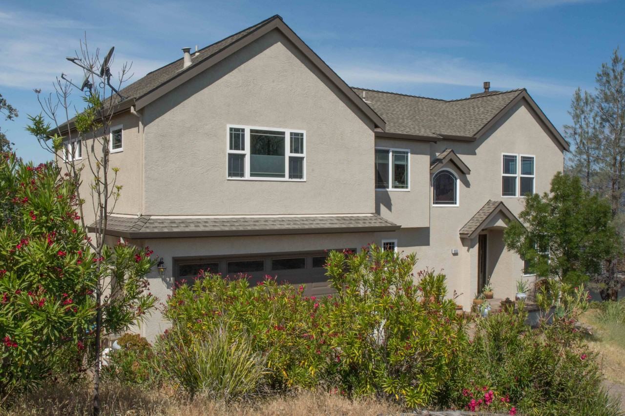 1033 Westridge Dr #NA - Photo 2 of 16