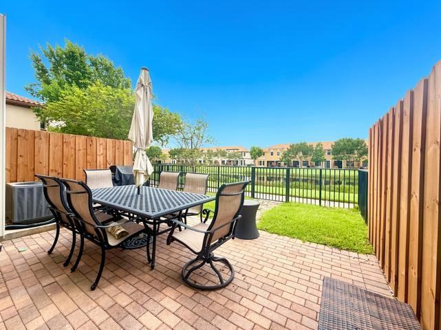 10361 Wellington Parc Drive - Photo 3 of 8
