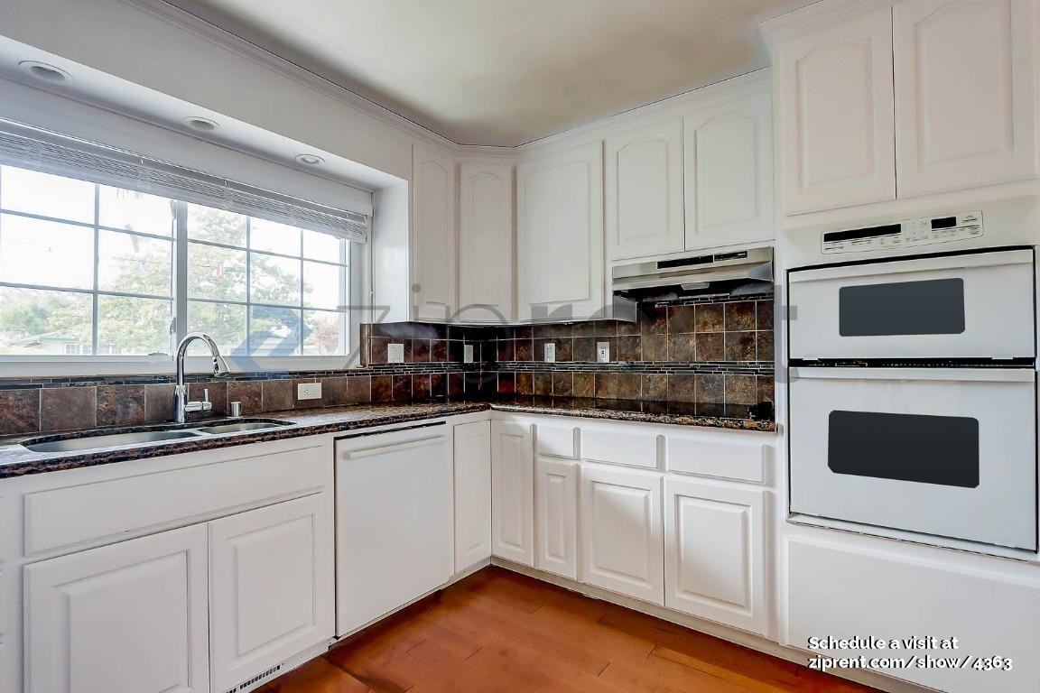 2387 Stanford Pl - Photo 2 of 16