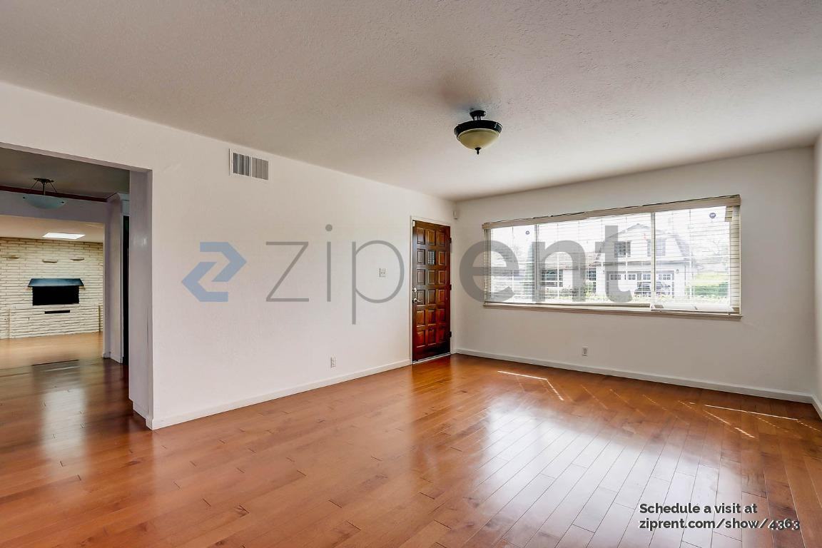 2387 Stanford Pl - Photo 4 of 16