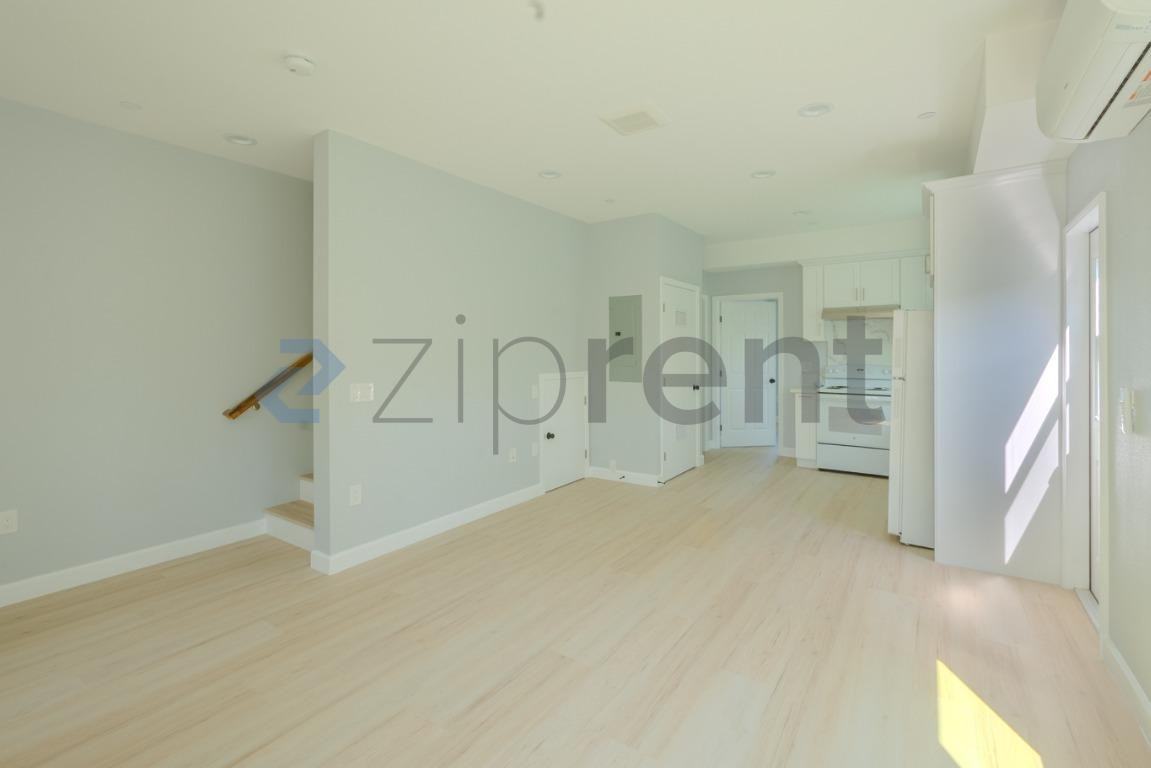 5260 Groveland Dr #2 - Photo 4 of 17