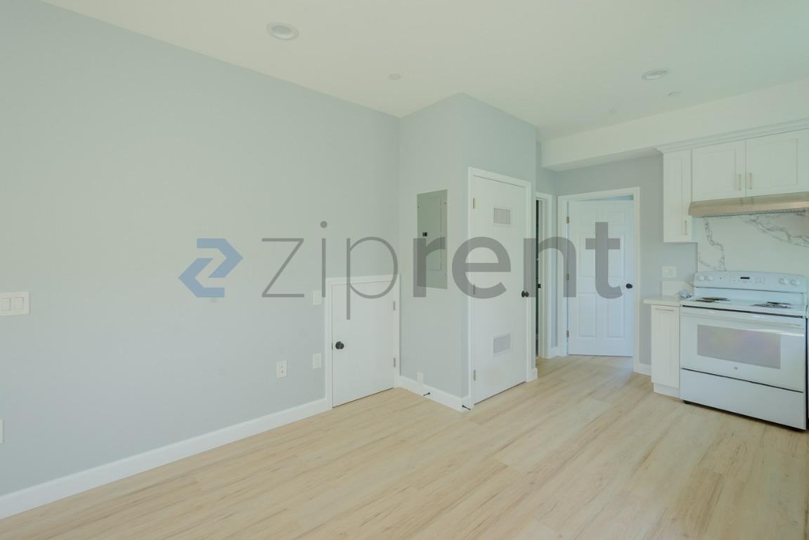 5260 Groveland Dr #2 - Photo 5 of 17