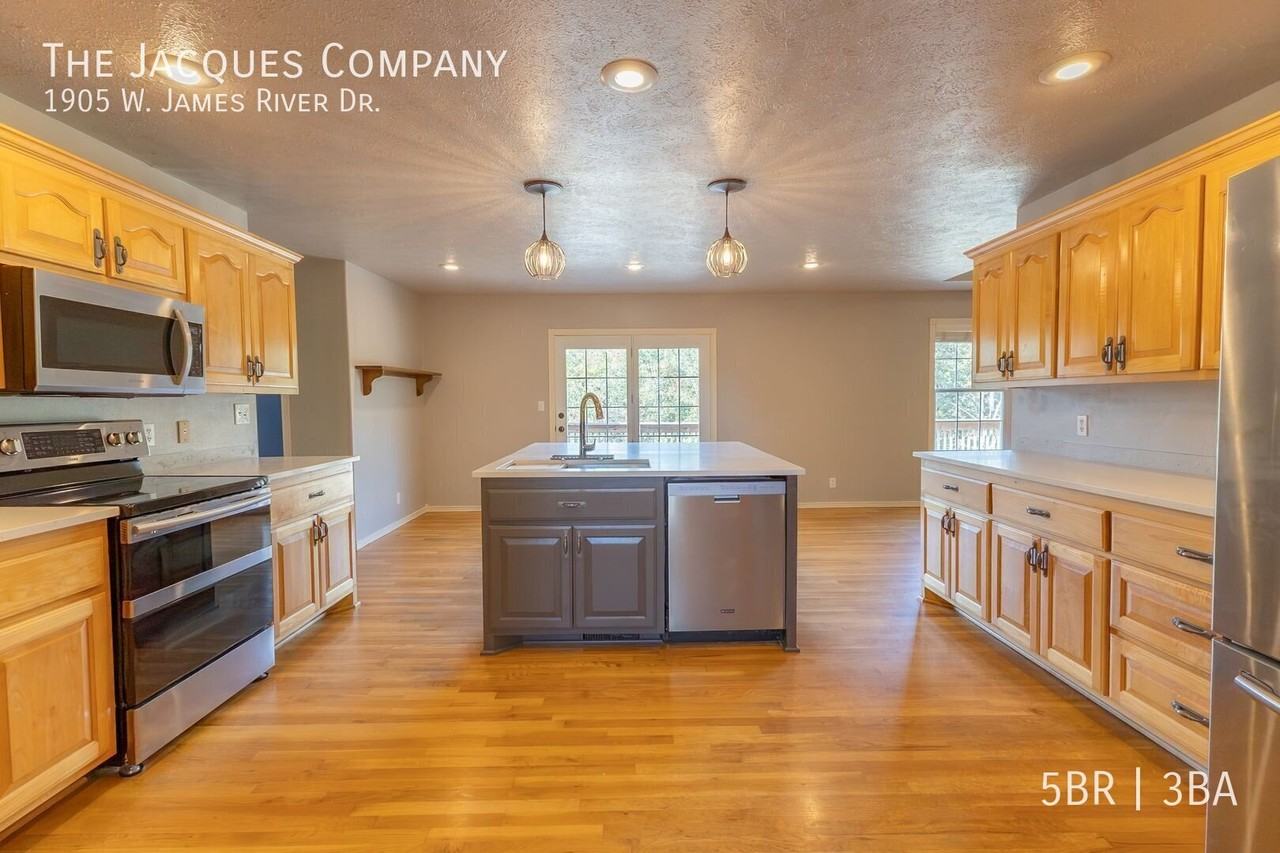 1905 W James River Dr - Photo 5 of 32
