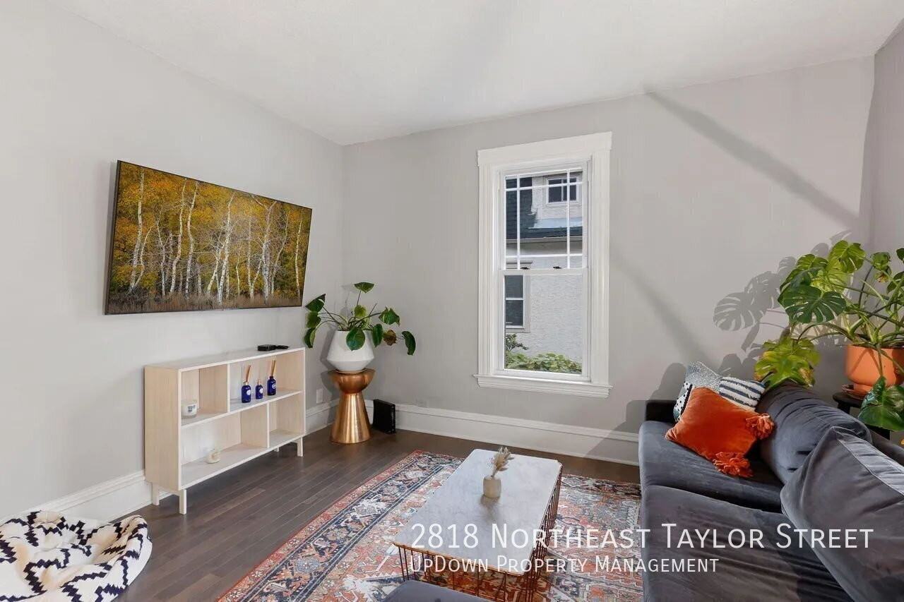 2818 Taylor St Ne - Photo 5 of 27