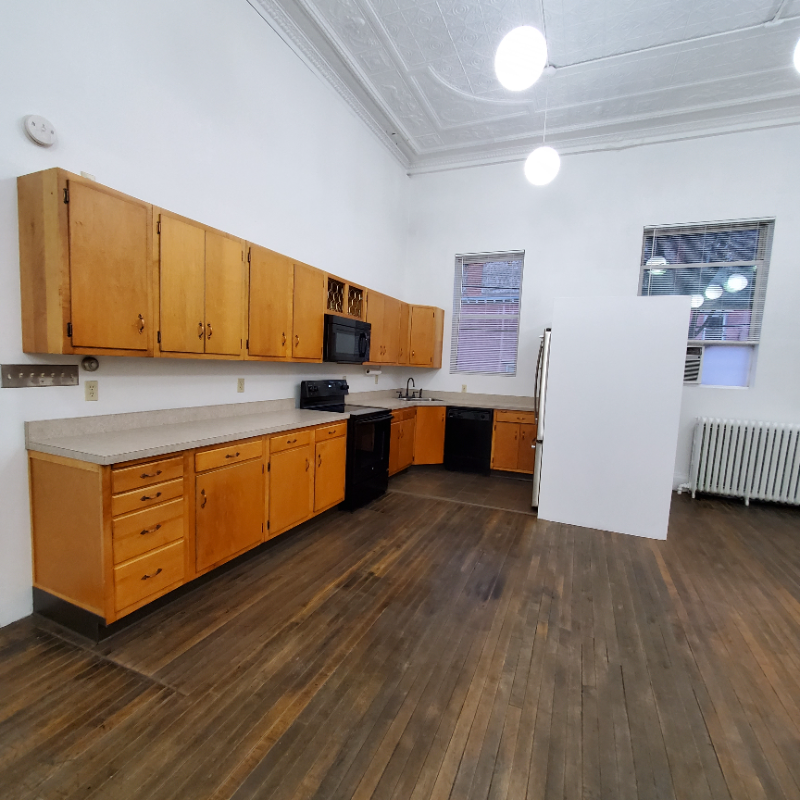 1704 Mary St - Photo 2 of 17