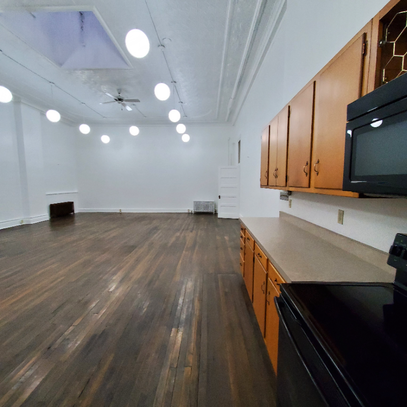 1704 Mary St - Photo 6 of 17