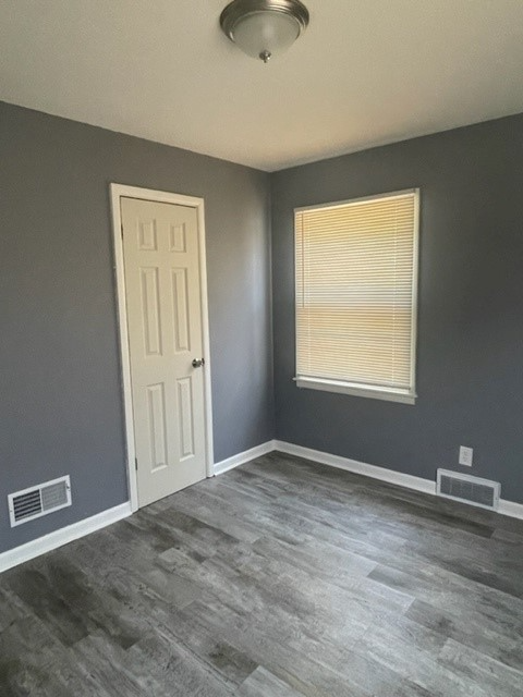 1923 S Dodge Ave - Photo 3 of 15