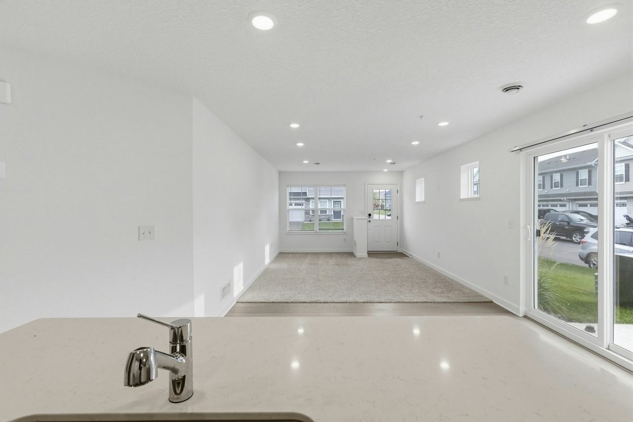 14961 Archdale Lane - Photo 7 of 30