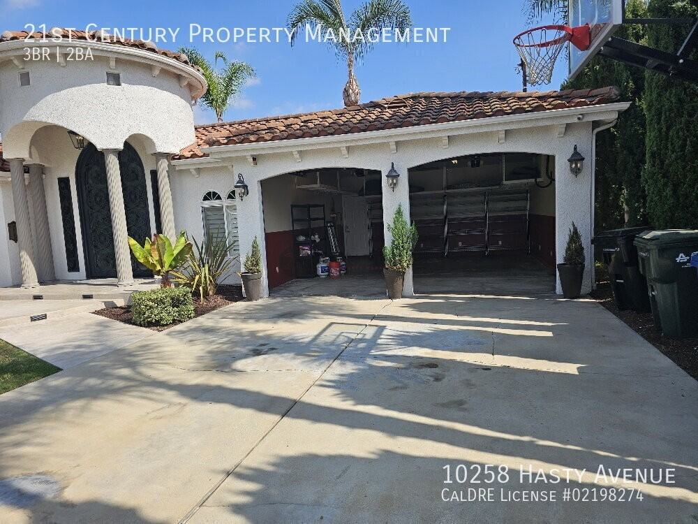 10258 Hasty Ave - Photo 2 of 32