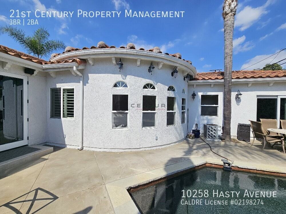 10258 Hasty Ave - Photo 5 of 32