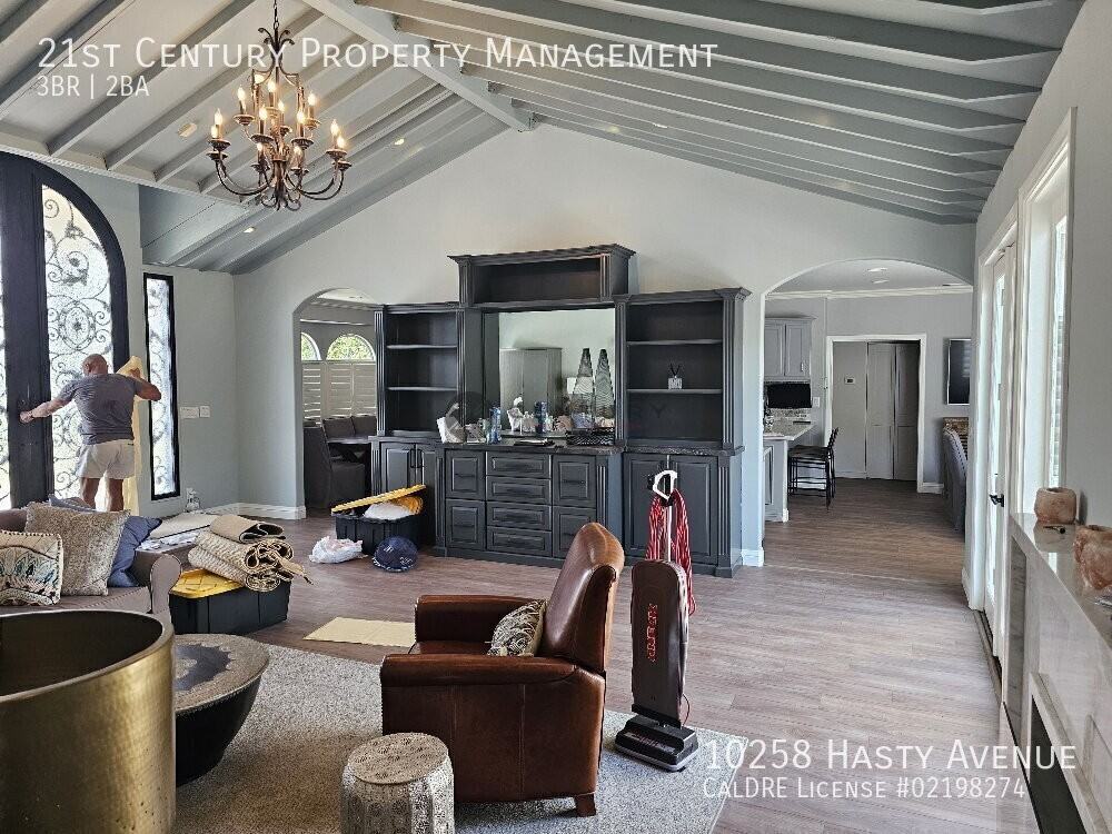 10258 Hasty Ave - Photo 6 of 32