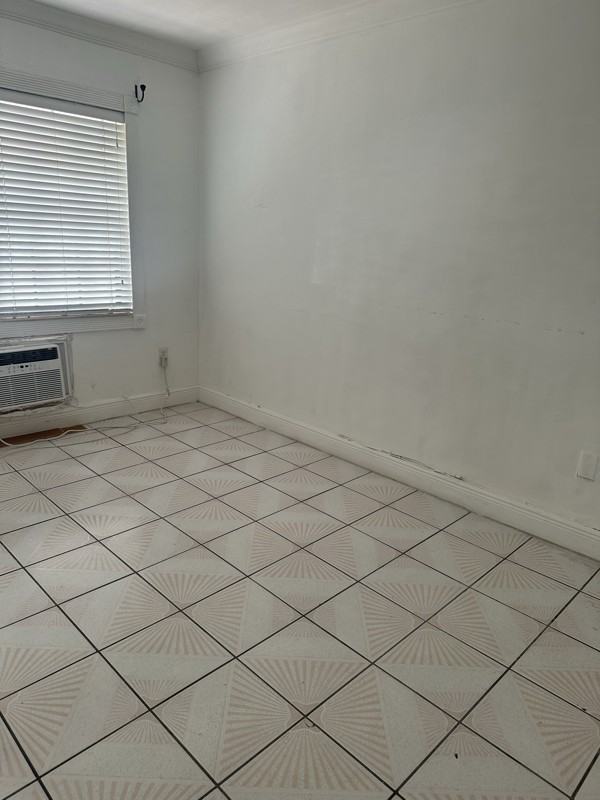 384 Minorca Ave #2