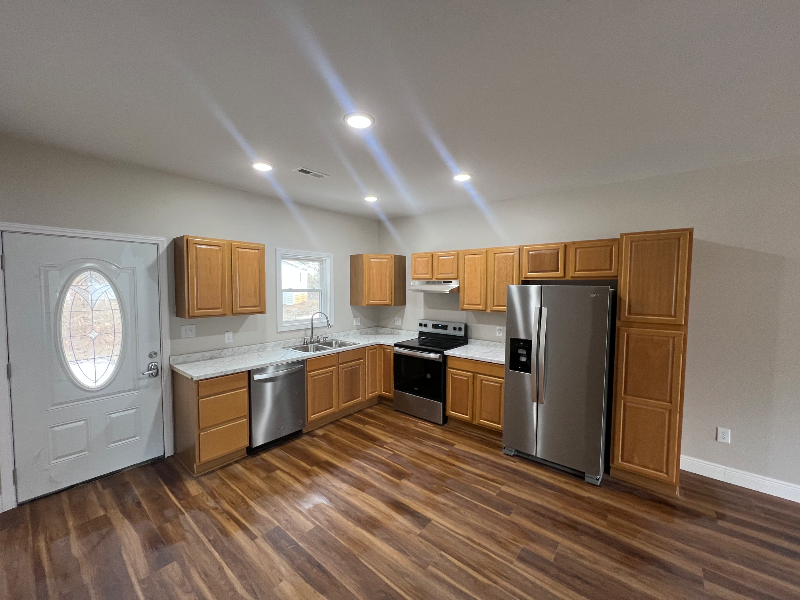 2502 Clover St - Photo 3 of 23