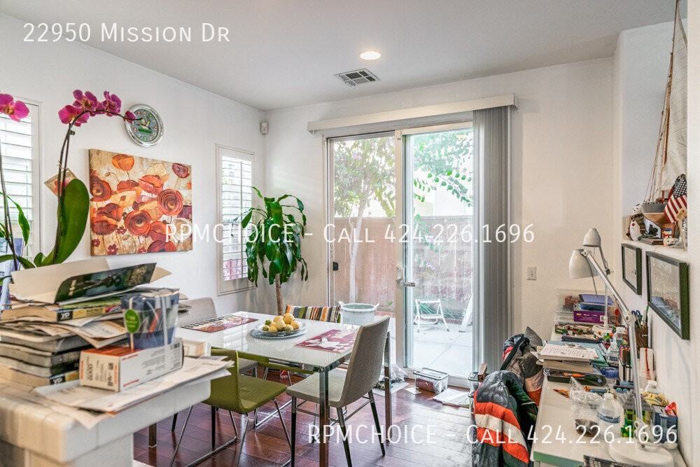 22950 Mission Dr - Photo 4 of 25