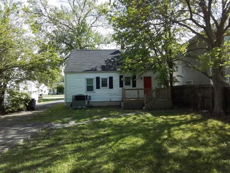 612 Lee St - Photo 3 of 11