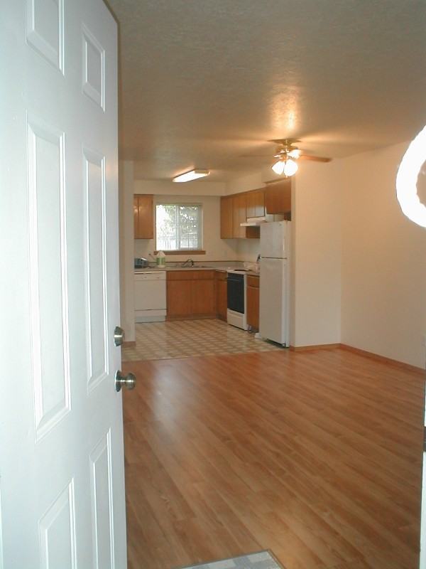 1668 Sw Fellows St - Photo 2 of 8