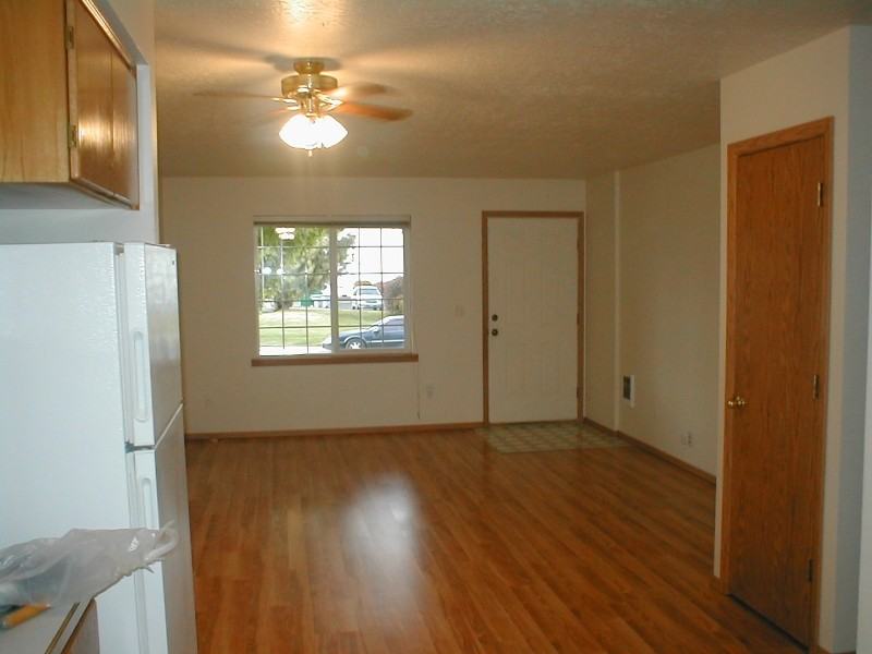 1668 Sw Fellows St - Photo 4 of 8