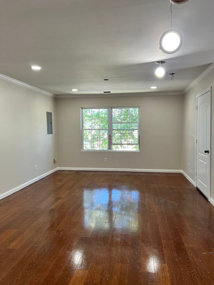 245 Washington St #1 - Photo 5 of 15