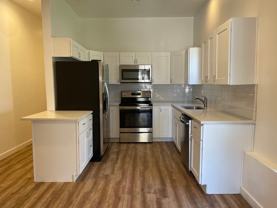 525 Ne #B - Photo 1 of 1