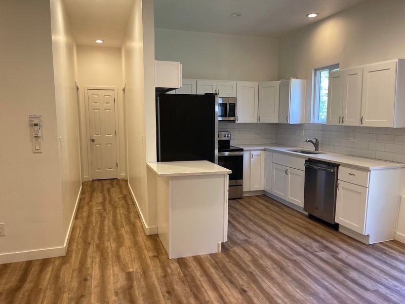 525 Ne #B - Photo 2 of 15