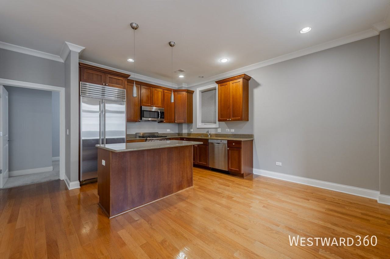2757 N Lincoln Ave #203 - Photo 5 of 26