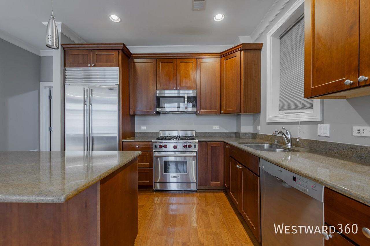 2757 N Lincoln Ave #203 - Photo 7 of 26