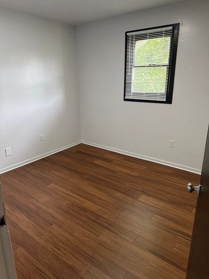 708 W Raleigh Ave - Photo 5 of 5