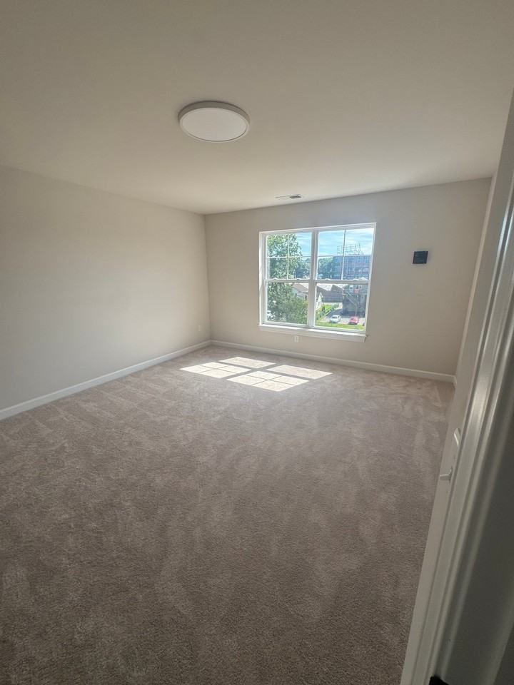 4 Lionel Lane - Photo 2 of 3