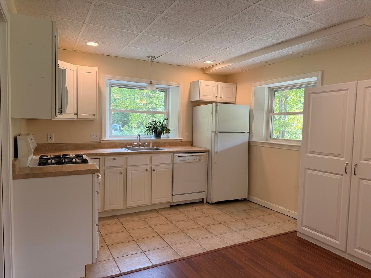 490 Gulf Rd #1B - Photo 5 of 13