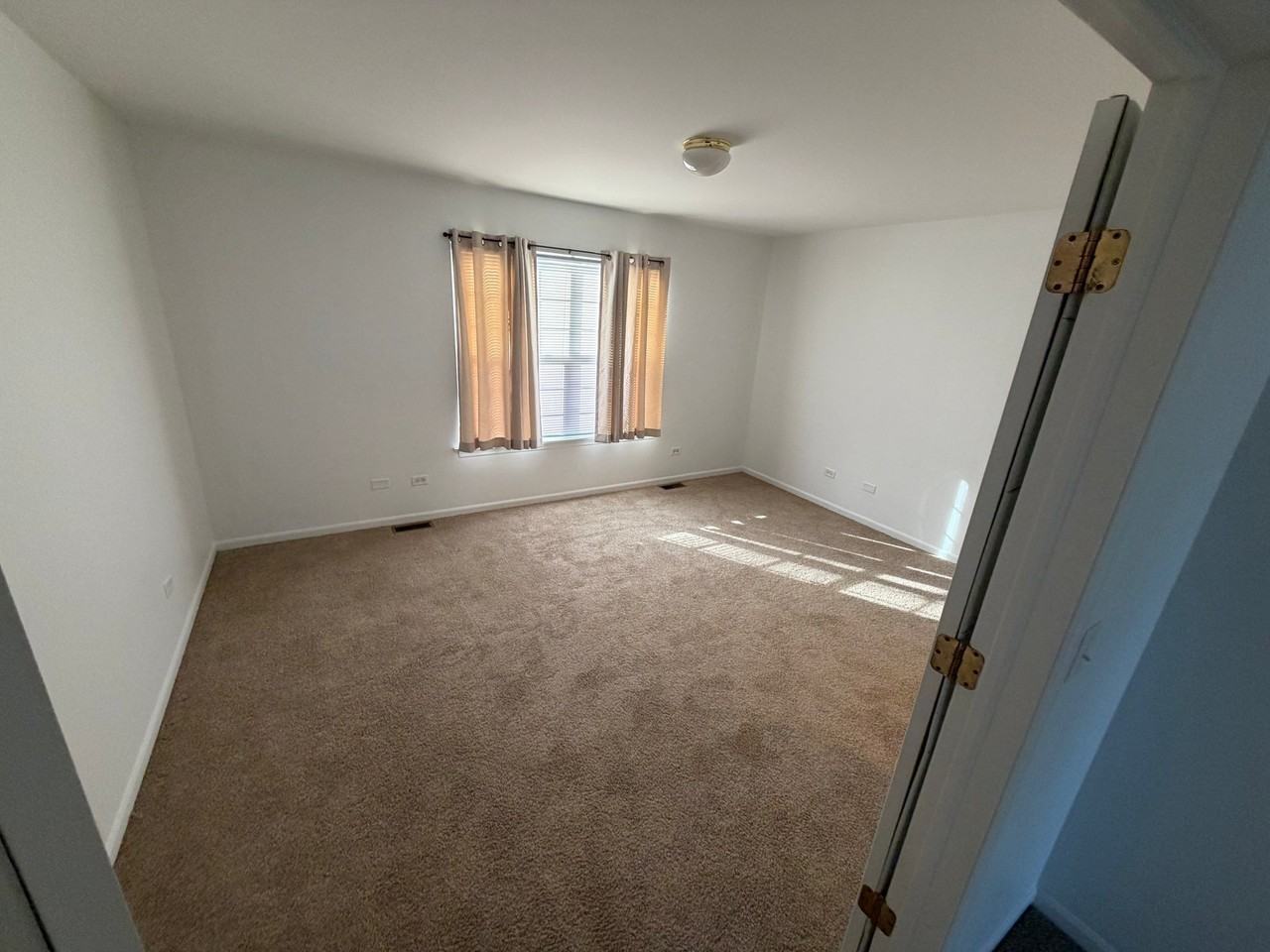 973 Crestville Ct - Photo 2 of 13