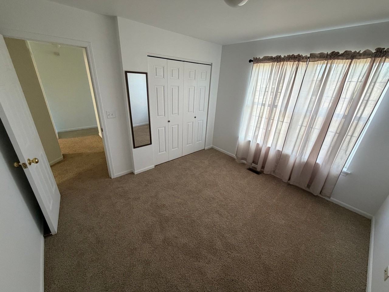 973 Crestville Ct - Photo 5 of 13