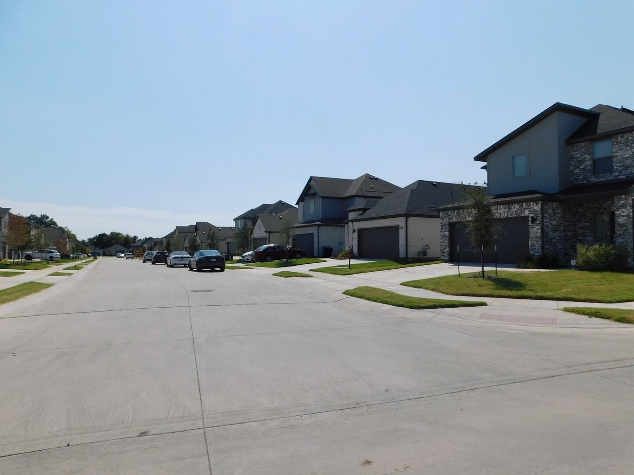 2702 Baynes Pl - Photo 2 of 17