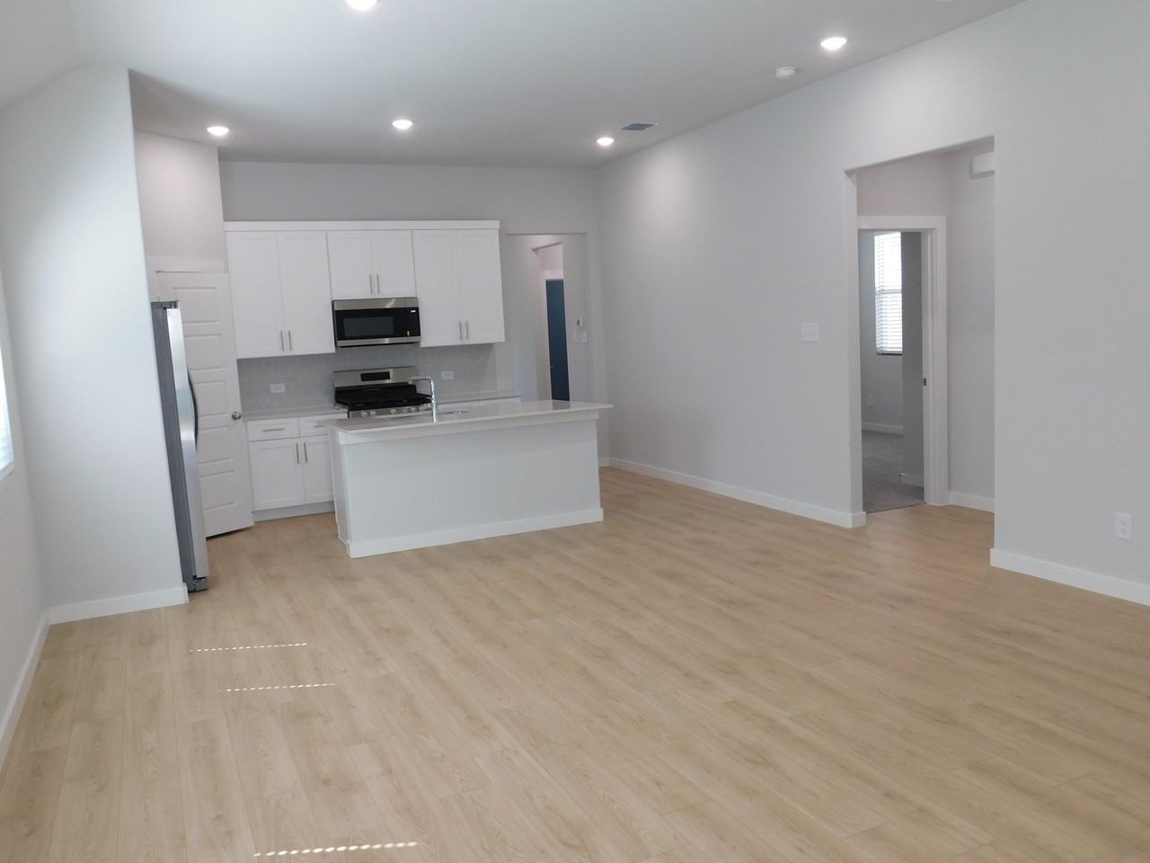 2702 Baynes Pl - Photo 6 of 17