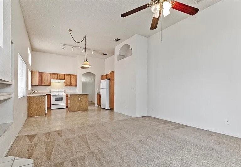 8129 Burnt Sienna St - Photo 5 of 14