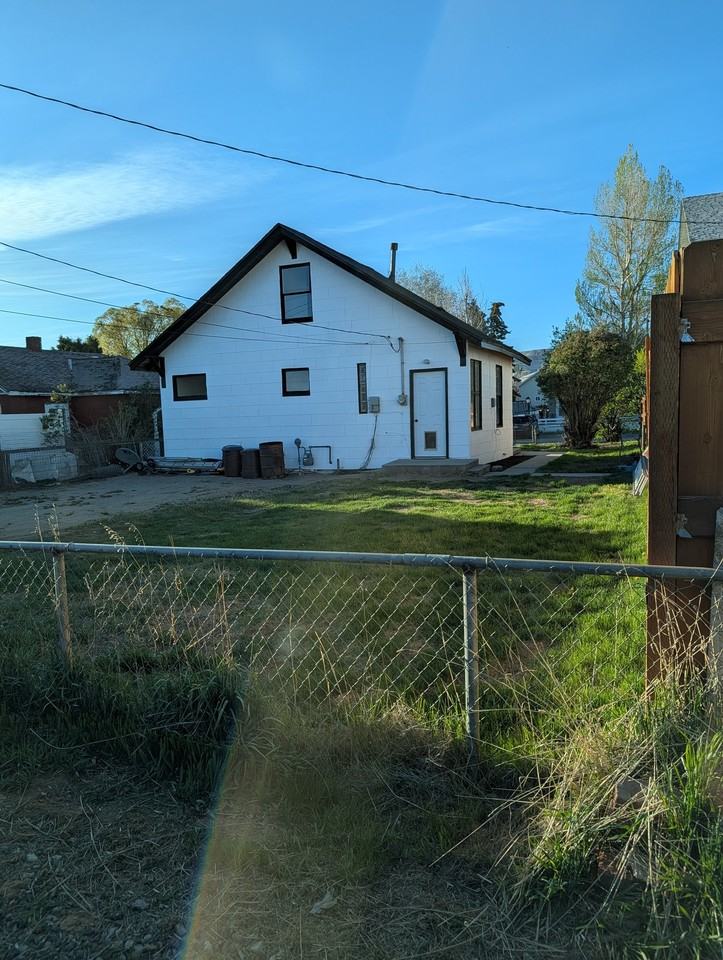 2322 Locust St - Photo 2 of 15