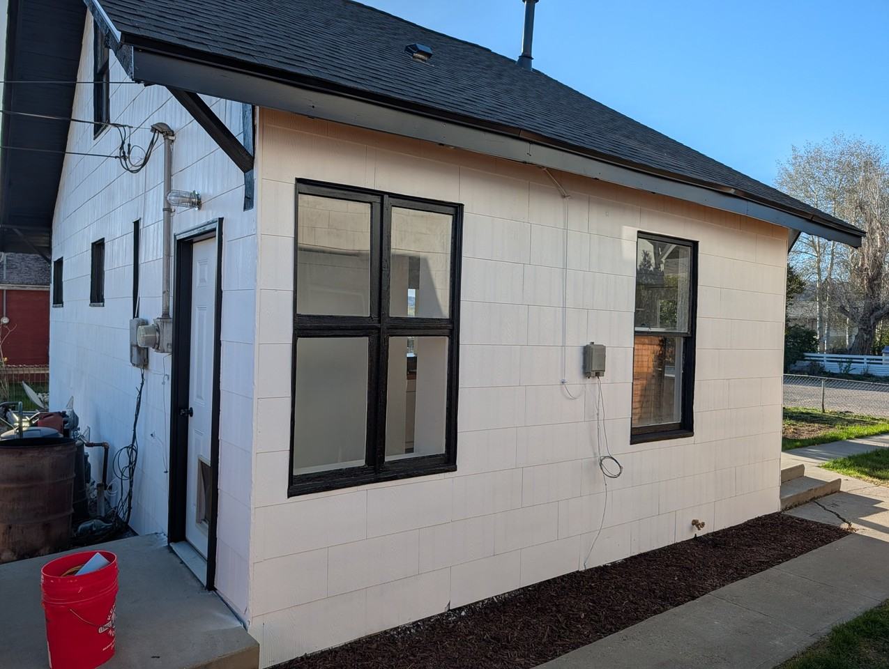 2322 Locust St - Photo 3 of 15