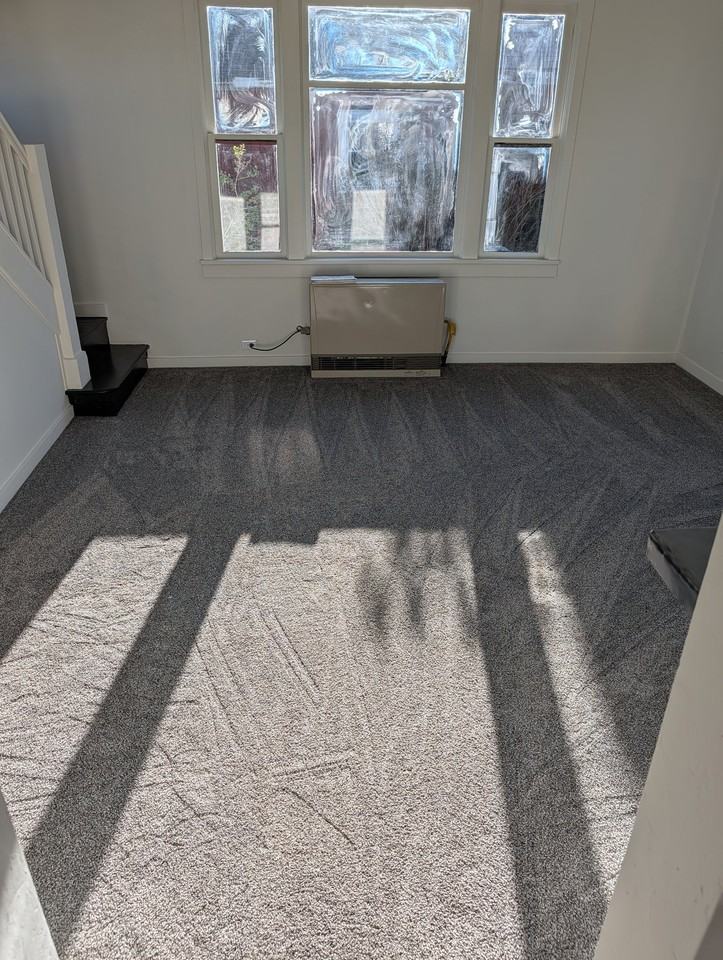 2322 Locust St - Photo 4 of 15