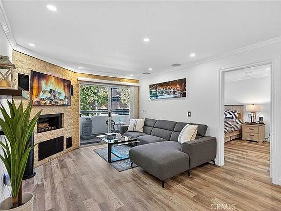 5550 Owensmouth Ave #33 - Photo 3 of 19