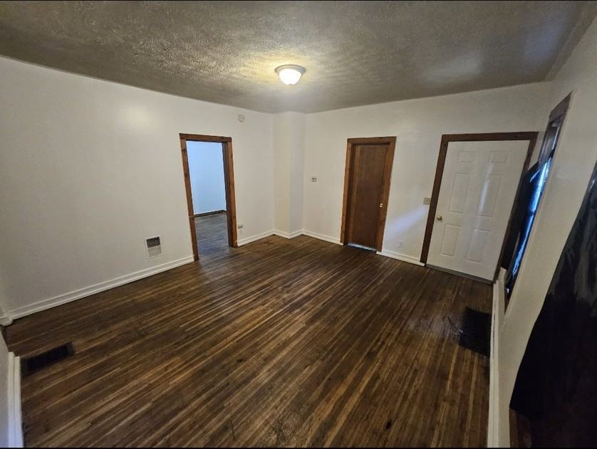 135 6th St - Photo 6 of 16