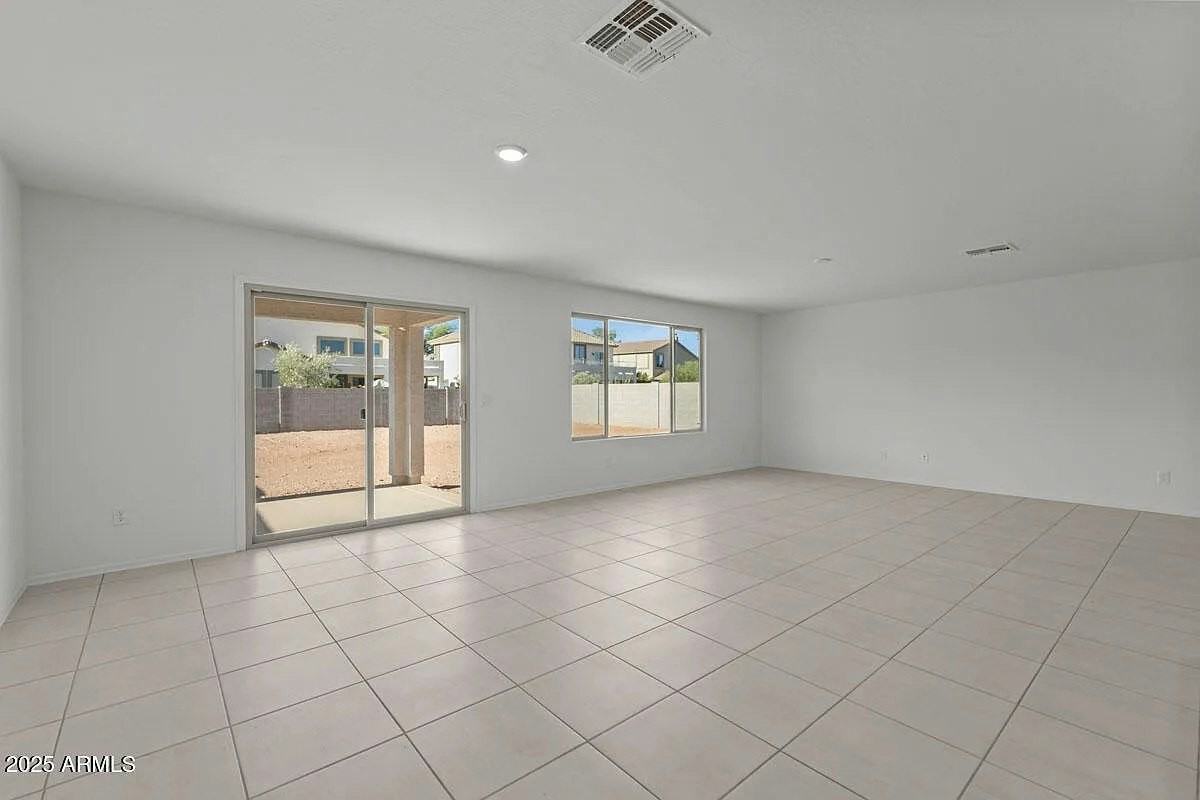 18185 East Zuza Drive - Photo 4 of 33