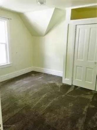 909 8th Street, Unit Main house - Photo 2 of 9
