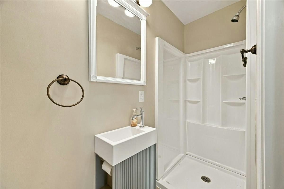 2420 Volunteer Parkway, Unit 27 - Photo 7 of 21